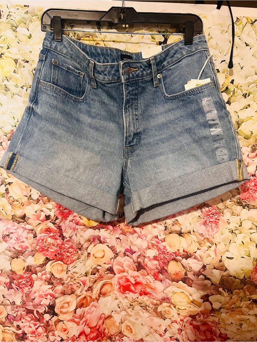 Casual Cuffed Denim Shorts - Light Blue